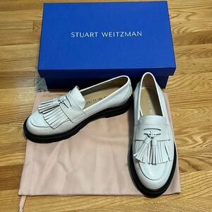 Stuart Weitzman Mila Lift White 8.5C/39 Oxford Loafer with Tassels NWT